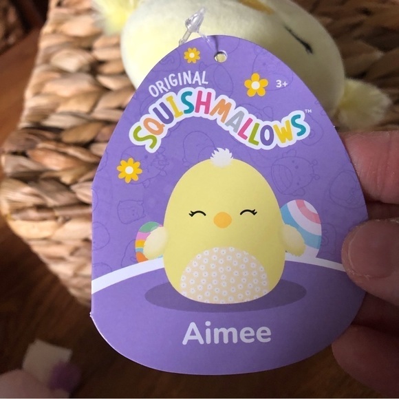 Squishmallows Aimee the Easter chic 3” clip - Picture 5 of 8